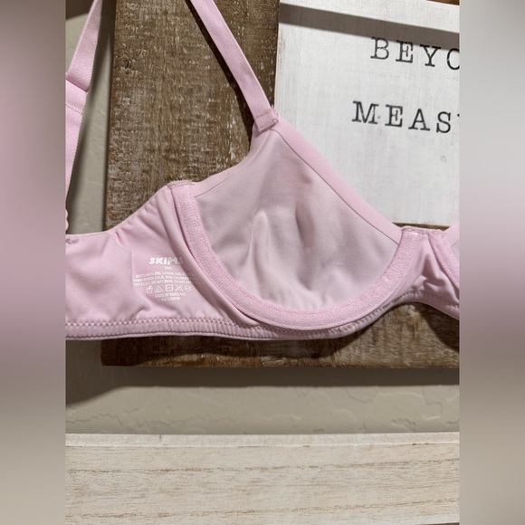Skims fits everybody unlined demi bra in cherry blossom sz 30A - Picture 7 of 8